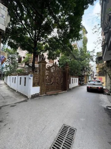 NHÀ MỚI ĐẸP KHÁCH MUA VỀ Ở LUÔN - 10M Ra Ô TÔ - DÂN XÂY- KIM GIANG - LINH ĐÀM . 5 TẦNG - 6 NGỦ .
