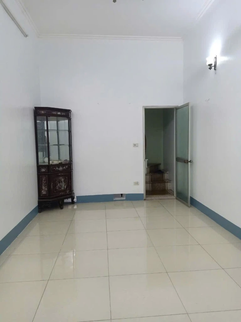 CHO THUÊ NHÀ 4 TẦNG - RỘNG - THOÁNG CHO Ở NHÓM - TẠI PHÙNG HƯNG - VĂN QUÁN - HÀ ĐÔNG