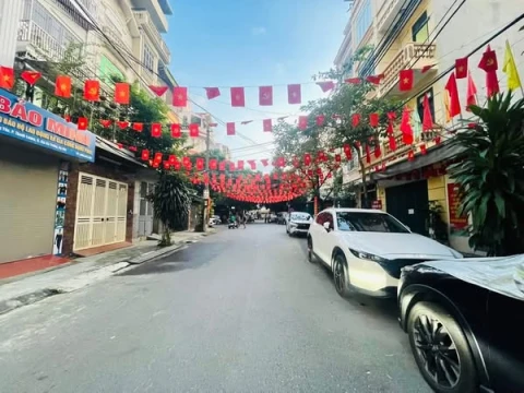 TT HAI BÀ TRƯNG - KHU BÁCH KHOA 40M X 5TẦNG THANG MÁY MỚI TỪ MÓNG , 50M RA PHỐ , XÂY MỚI