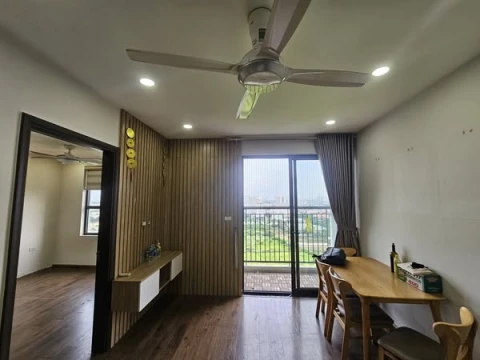 Cần cho thuê 2PN Hateco - BC hướng Nam mát mẻ, nhận nhà ở ngay, ko view nghĩa trang, thông mát.