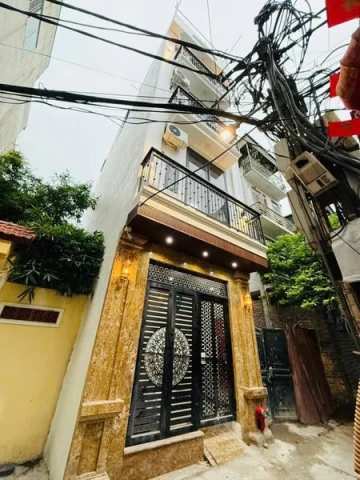 chính chủ cần bán gấp nhà tây sơn nội thất cơ bản về ở luôn dt 35m x5 mt 4,5m
