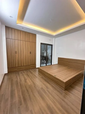 NHÀ ĐẸP 5 TẦNG HAI BÀ TRƯNG – GẦN PHỐ VỀ Ở NGAY