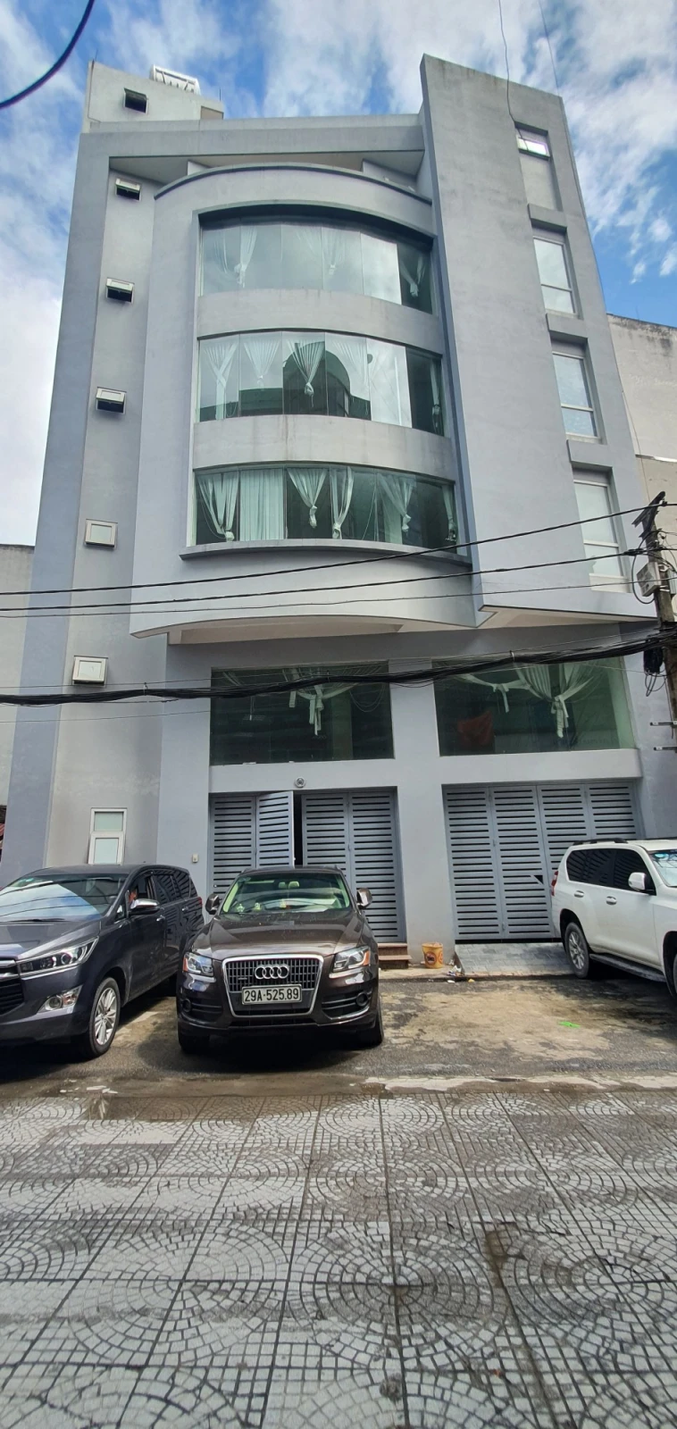 Bán nhà Hoa Lâm,Long Biên 7 tầng,120m,mt10.6m oto tránh nhỉnh 22 tỷ