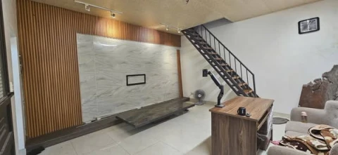 Cho thuê nhà 1.5 tầng tại ngõ 48 Đặng Kim Nở, diện tích tầng một 35m2 gần bệnh viện Việt Tiệp. Có bình nóng lạnh, ghế sofa, tủ bếp...