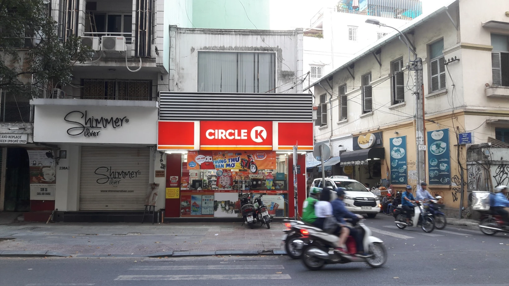 Cho thuê căn góc MT: 12m DT: 70m2x3 tầng phố Hồ Sen vỉa hè rộng, nhận diện tốt.