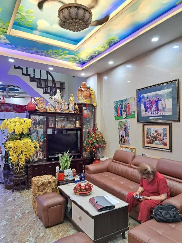 Cần Bán Nhà : TÂN MAI – NHÀ MỚI THANG MÁY – NỘI THẤT ĐẲNG CẤP – NGÕ ĐẸP - GẦN Ô TÔ