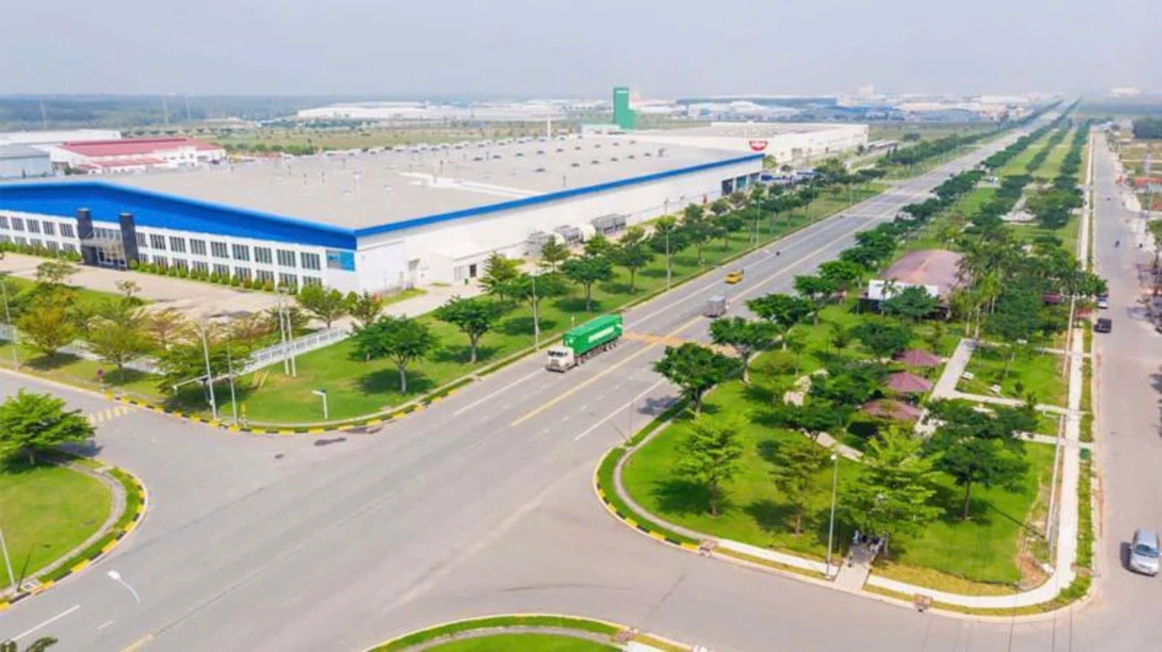 Đất Giáp cụm công nghiệp cách