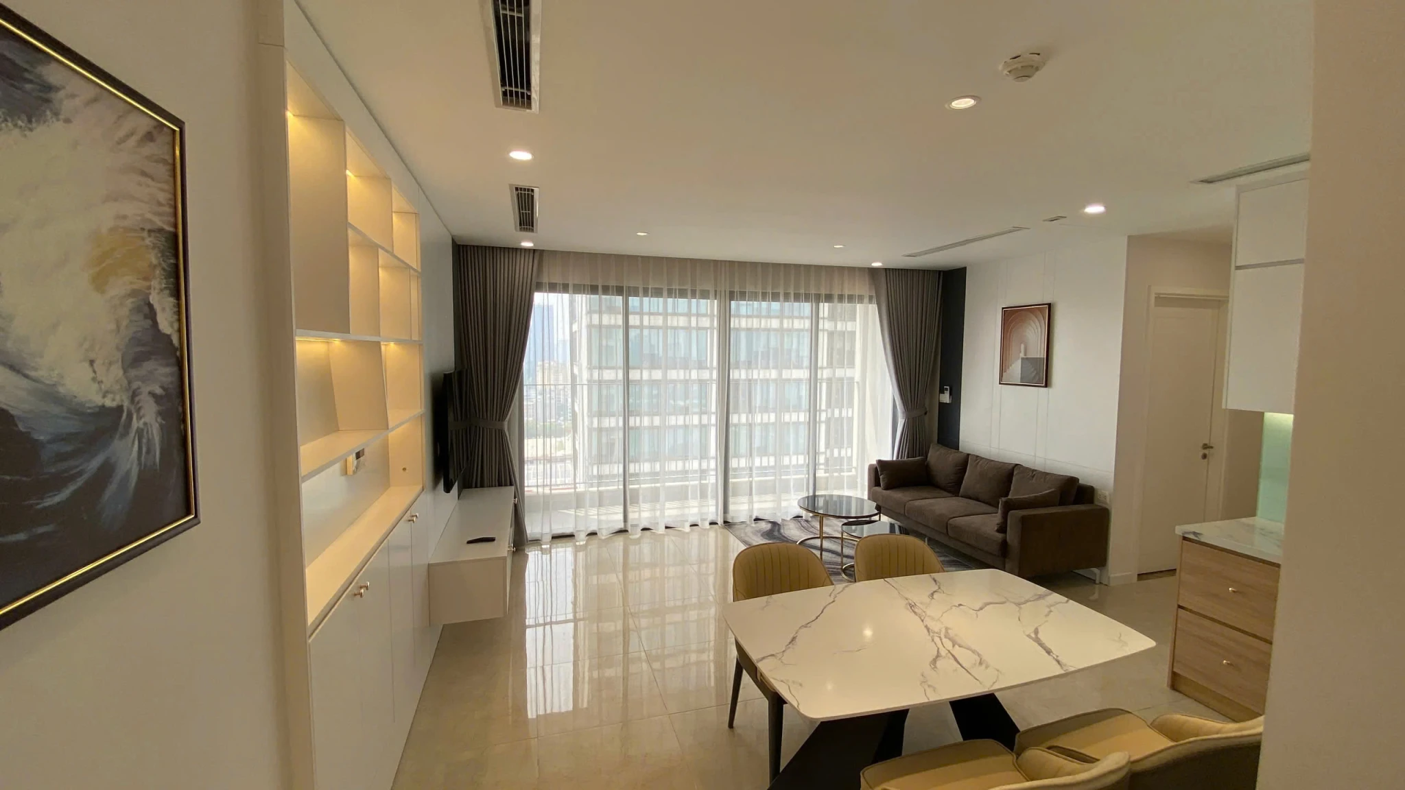 [Tòa C7] Căn hộ 3 ngủ 95m2 view hồ tầng trung tại Vinhomes D'capitale giá tốt