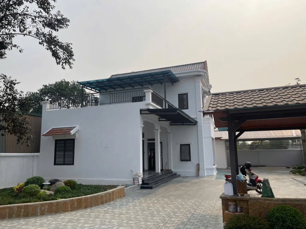 🏡 Bán 491m² đất kèm nhà 2 tầng đẹp long lanh – phong cảnh hữu tình – chỉ việc xách vali về ở tại gần Khu Công Nghệ Cao Hòa Lạc, huyện Thạch Thất, Hà Nội.