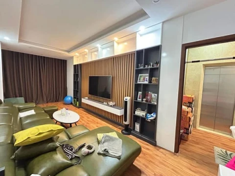 MẶT PHỐ MAI ANH TUẤN – VIEW HỒ HOÀNG CẦU – VỈA HÈ – KINH DOANH SẦM UẤT