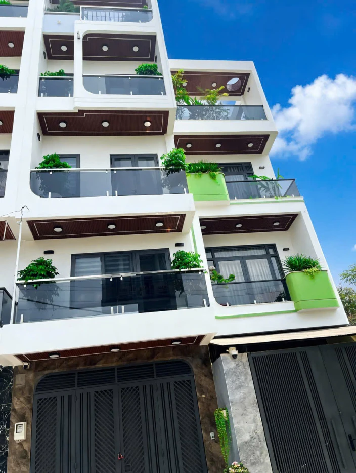 Bán nhà mặt tiền 1 trệt 1 lửng 2 lầu 5x17m giá 5,8 tỷ Đường Phạm Thị Tôm