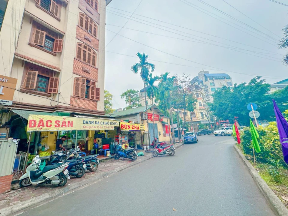 MẶT PHỐ, ĐẶNG THÙY TRÂM, CẦU GIẤY-VỈA HÈ-KD:135/168M X5T, MT 15M, GIÁ 80,9 TỶ.