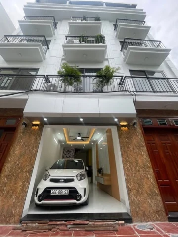 Cần Bán Căn Nhà 5Tầng- Cự Khối Long Biên  Ô TÔ VÀO NHÀ