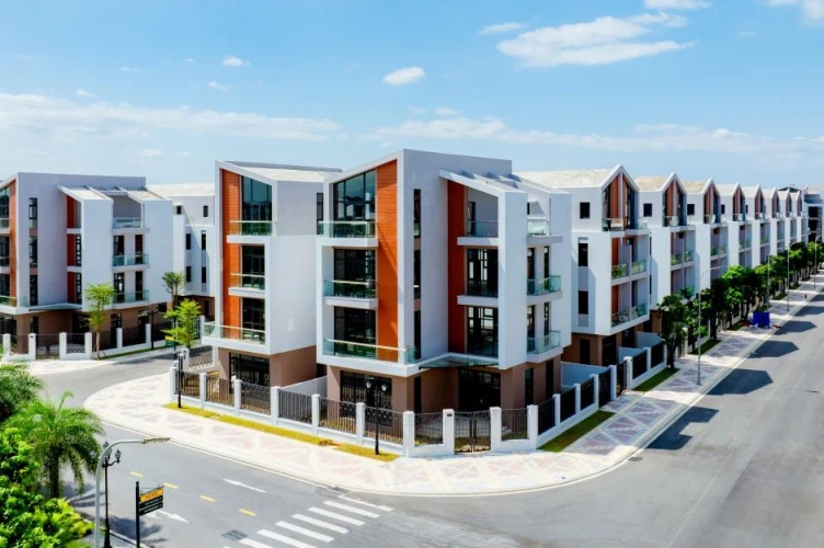 LIỀN KỀ VIN 3 giá chỉ như chung cư Cổ loa. Cơhội X 2 TàiSản Khi Cầu Ngọc Hồi Thông VĐ 3.5 (24/9)