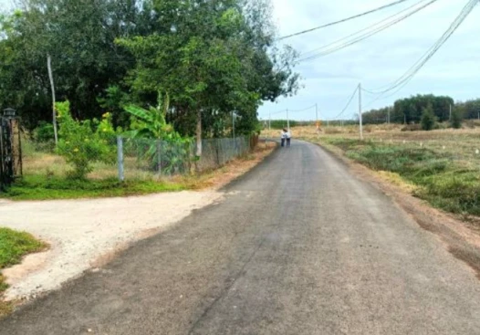 Cần bán lô đất 250m2, sẵn 100m2 thổ cư, đường nhựa, thông, giá 495 triệu