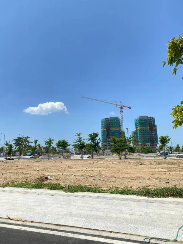 GIÀU TỪ ĐẤT- PHẤT LÊN TỪ SIÊU PHẨM ĐẤT NỀN SỔ ĐỎ TRUNG TÂM PHAN RANG CHỈ 36 TRIỆU/M2