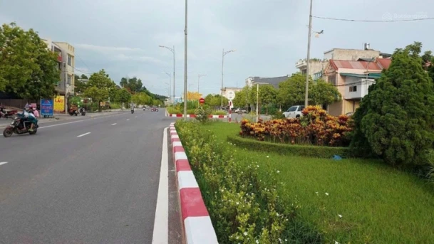 Bán đất 200m2 tại Nguyễn Tất Thành, 5,5 tỷ siêu hot