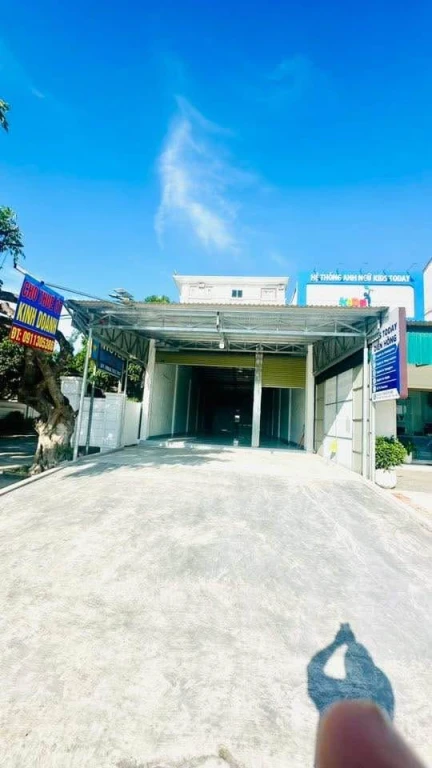 Cần cho thuê kí ốt kinh doanh. Diễn tích sàn 161m2.