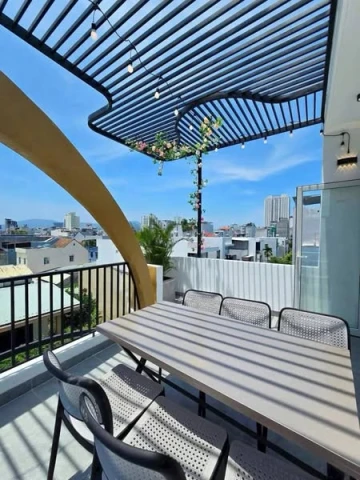 VILLA HỒ BƠI – DÒNG TIỀN 50TR/TH CÁCH BIỂN MỸ KHÊ CHỈ 500M