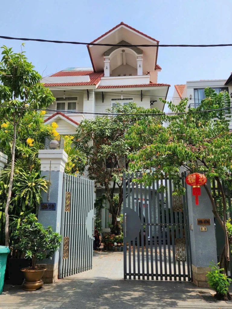 - Bán villa khu  làng báo chí, Thảo Điền Quận 2
