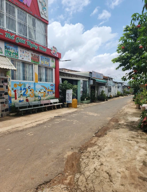 Cần Bán đất
