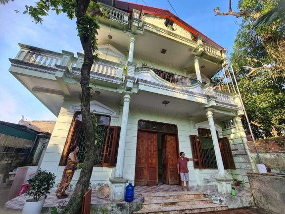 Cần cho thuê căn nhà 2 tầng