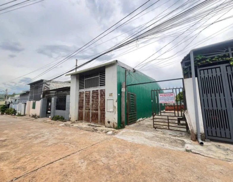 BÁN NHÀ 2 MẶT TIỀN HẺM 177 Y WANG - EA TAM