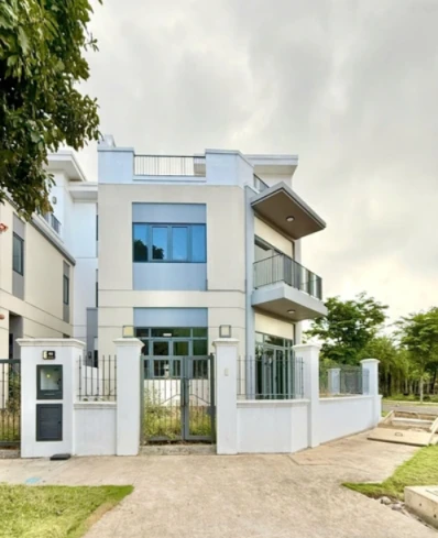 Bán nhà phố căn góc đối diện trường học, giá 11,6 tỷ, 192,5m2, dự án đô thị Aqua City.