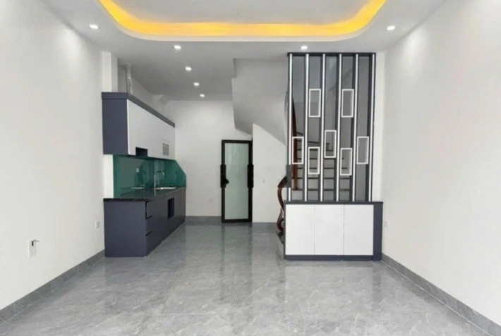 Chính chủ bán nhà xây mới tại Kim Chung, Hoài Đức 35m2x5T, ô tô đỗ cửa, 30m mặt phố, giá chỉ 4.4 tỷ