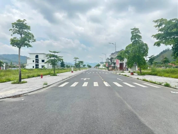 Cần bán đất ngay mặt đường 46m