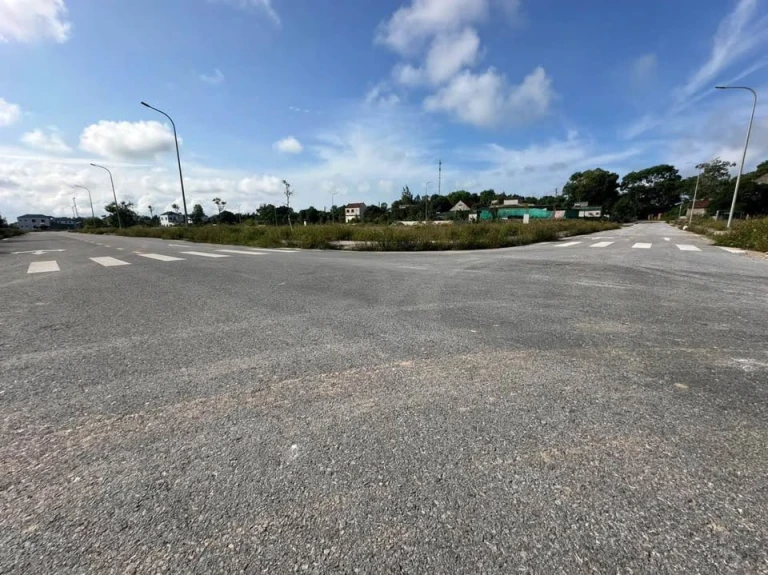 Gđ cần chuyển nhượng lại lô đất đấu Giá Nghi hoa , Gần trung tâm , Trường học , Khu du lịch Biển Vinwonders Cửa Hội ...