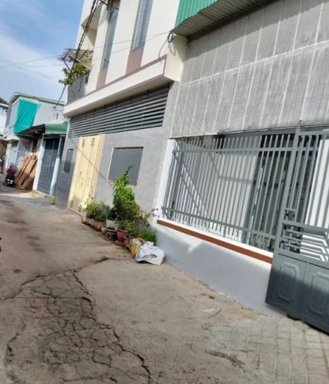 Chính chủ cần bán gấp nhà TT phố, giá  2650tr