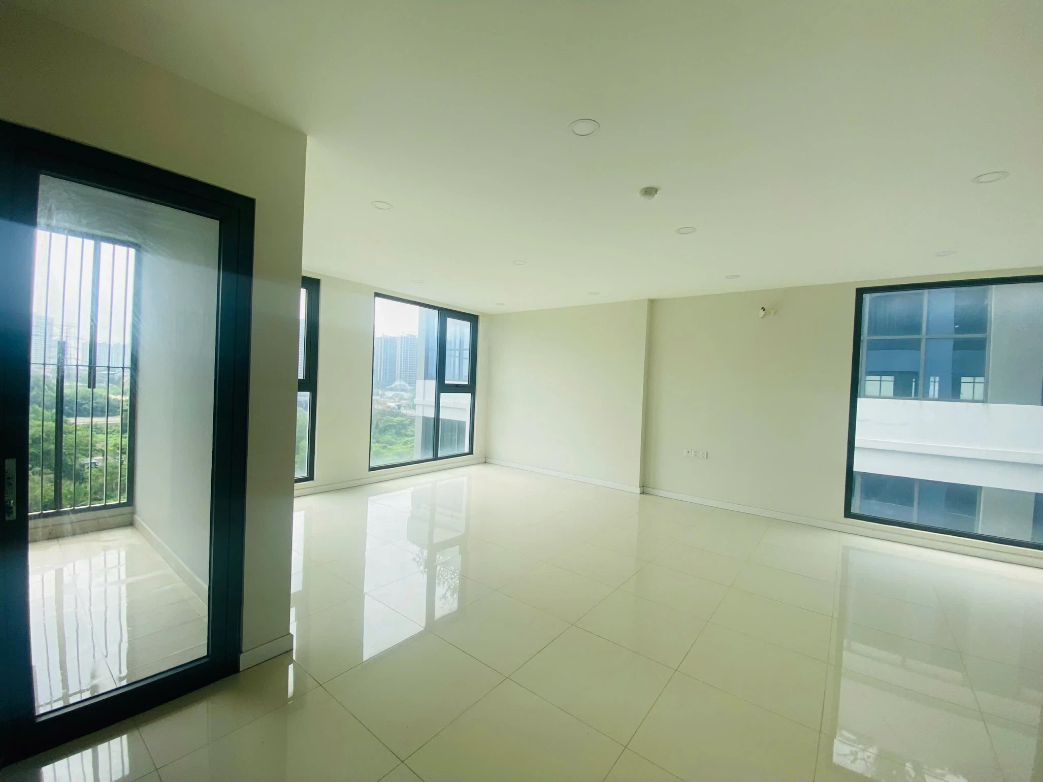 Officetel view sông, hướng Đông Nam, DT 53m2 Lavida Plus, nhận nhà ở ngay!