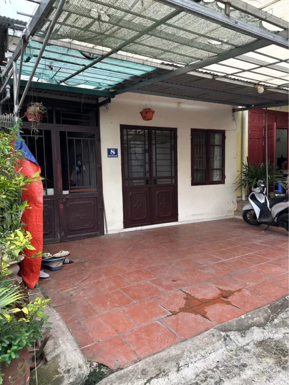Mình có căn nhà ở ngõ 582 bà triệu chưa sử dụng cho thuê . Bạn nào có nhu cầu lh , 0968778086