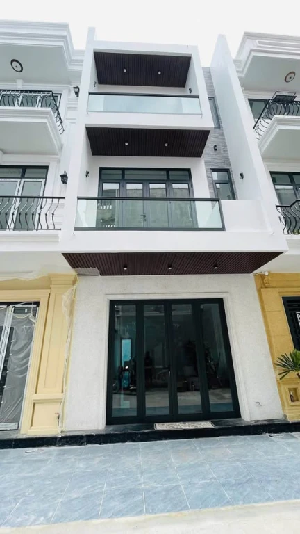 BÁN NHÀ MỸ SƠN 1 – GẦN NHÀ VĂN HÓA KHỐI 8    Vị trí: Mỹ Sơn 1, gần nhà văn hóa khối 8 – khu vực dân cư an ninh, hàng xóm thân thiện.