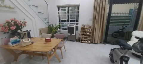 BÁN NHÀ 2 TẦNG GẦN ĐƯỜNG CHÍNH ĐIÊN BIÊN PHỦ FULL NỘI THẤT MỚI ĐẸP VÀO Ở NGAY.