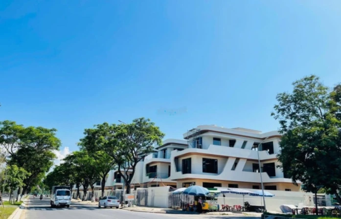 Biệt thự shb đối diện sông hàn - giá cực rẻ - dt:300m - 1 căn duy nhất mặt sông - sdt:0931975883