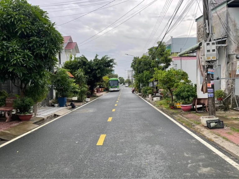 Bán nền đường Đỗ Thừa Tự Phường 1 (Phường An Xuyên mới)   Vị trí: Nền mặt tiền đường Đỗ Thừa Tự (Lộ giới 12m, Lọt lòng lộ 6m vĩa hè 3m mỗi bên), liền kề Vincom và Kdc Minh Thắng