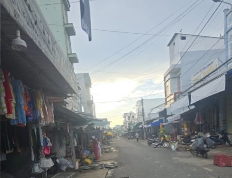 Cho thuê mặt bằng trong chợ p8, đường Trần Văn Ơn