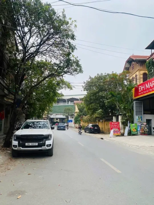 Bán nhà mặt phố Quyết Thắng, Yên Nghĩa, Hà Đông. DT 43m2, 3 tầng, 3PN, SĐCC, giá 7.2 tỷ. LH: 0975235116