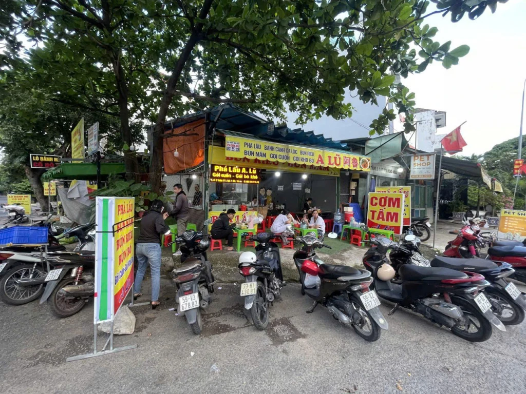 Quận Thủ Đức , Nhanh Còn ! Sang Quán Phá Lấu – Bún Bò – Bún Riêu , Lượng Khách Đông, Tel : 0933580570 ( chính chủ )