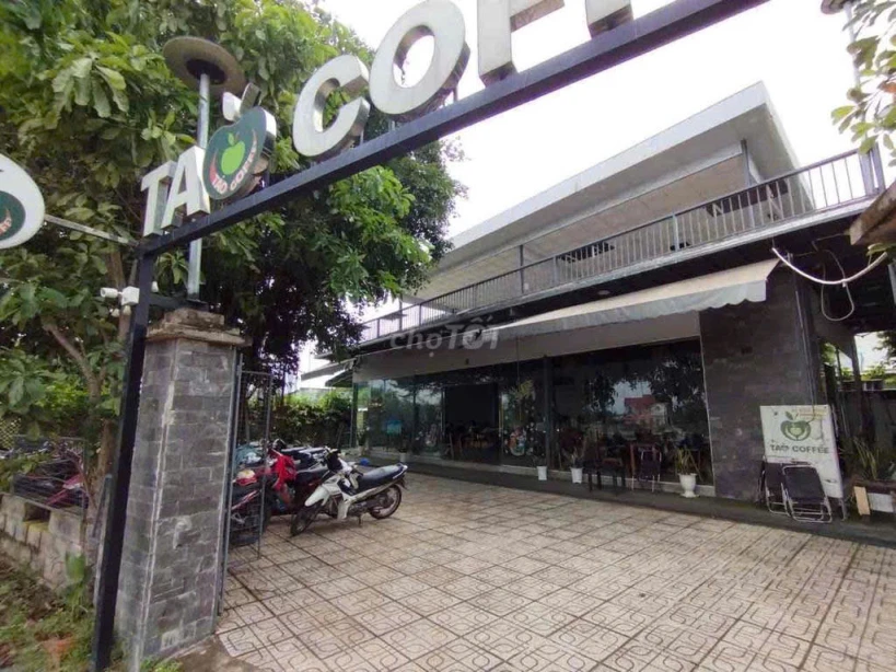 Bình Dương ! Cần sang quán caffe sân vườn ngay bờ sông rộng rãi thoáng mát, 
Tel : 0908856457 ( chính chủ )