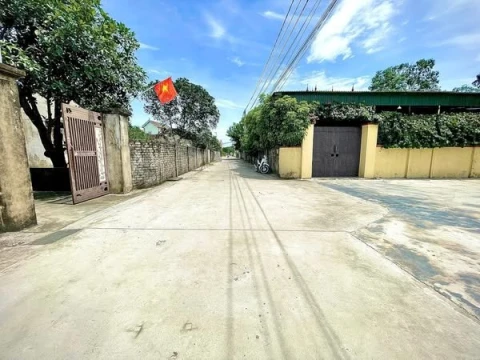 Đất xóm 9 Nghi Trung cách trường học mấy trăm M  Diện tích 175m2 mặt tiền hơn 6m nở hậu