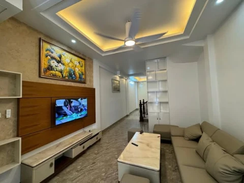 BÁN NHÀ MỚI NGỌC THỤY – FULL NỘI THẤT – 4 TẦNG ĐẸP Diện tích 43m² x 4 tầng – Mặt tiền 3.6m – Giá: 6.9 tỷ