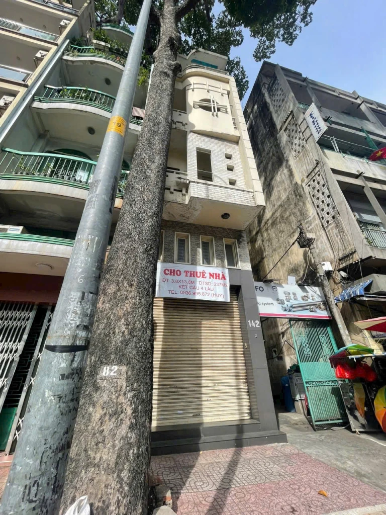 Chính Chủ Bán Mặt Tiền 142 Nguyễn Tri Phương, P.9, Q.5. DT: (3.7 x 13.8m). Giá Chỉ 25 Tỷ. Tell: O981.699.932