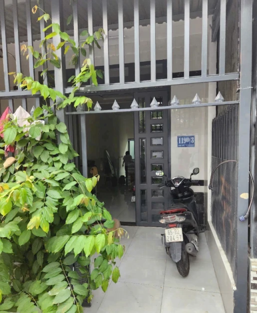BÁN NHÀ TRỆT MỚI RẤT ĐẸP HẺM 1 TRẦN VĨNH KIẾT - P. AN BÌNH - TP CẦN THƠ. NHÀ CÁCH TRỤC CHÍNH HẺM 1 TRẦN VĨNH KIẾT 20M - CÁCH CHỢ AN BÌNH 100M