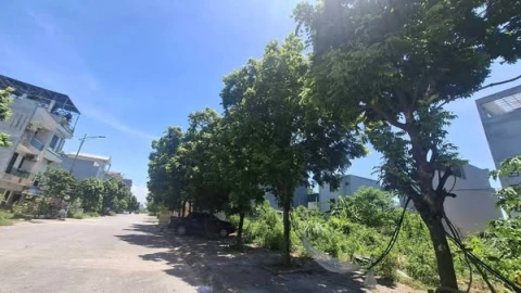 Chính chủ gửi bán trục đường Trần Văn Chuông kéo dài.