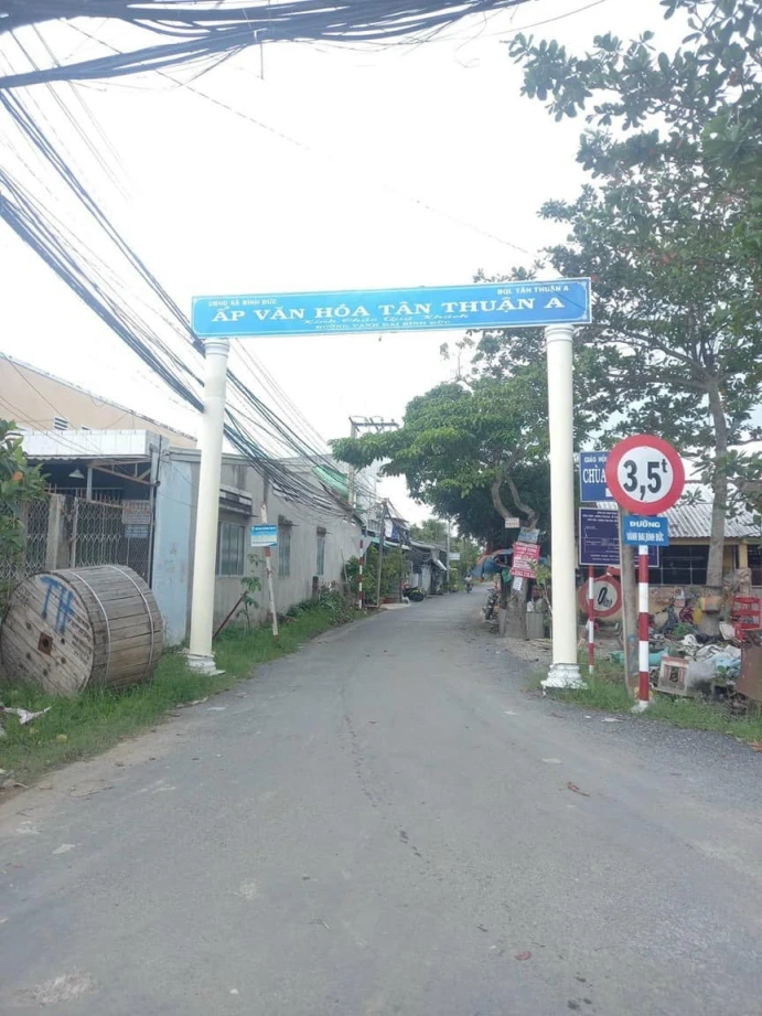 CHỦ NGỘP CẦN RA GẤP GIÁ NHÀ BẰNG GIÁ ĐẤT. Ấp Tân Thuận A, Bình Đức Châu Thành Tiền Giang