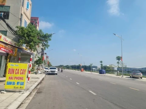 Bán lô đất đường bờ hồ Lãm Làng Vân Dương - Bắc Ninh.