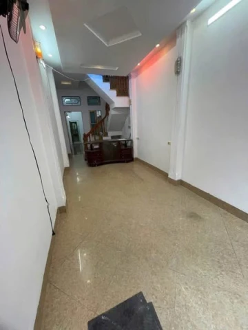 E cần bán căn nhà 3,5 tầng ngõ Nguyễn Du , đối diện trường Văn Hoá Nghệ Thuật , gần VinCom , Hồ hàng đồng , quảng trường , Phan chu chinh , …